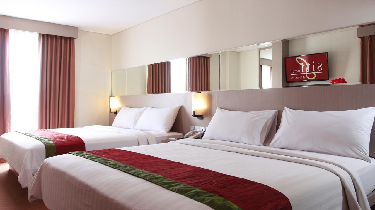 Djuragan Kamar Siti Hotel ทังเกอรัง ภายนอก รูปภาพ